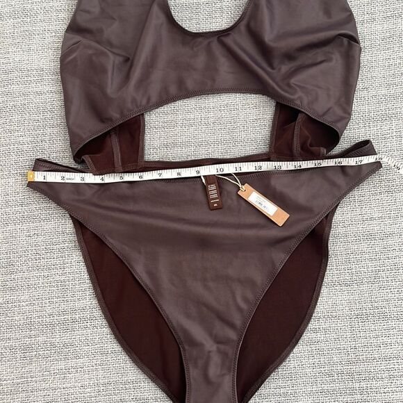 Skims Cut Out Monokini Cocoa Wet Jersey Size 4X - Picture 7 of 10